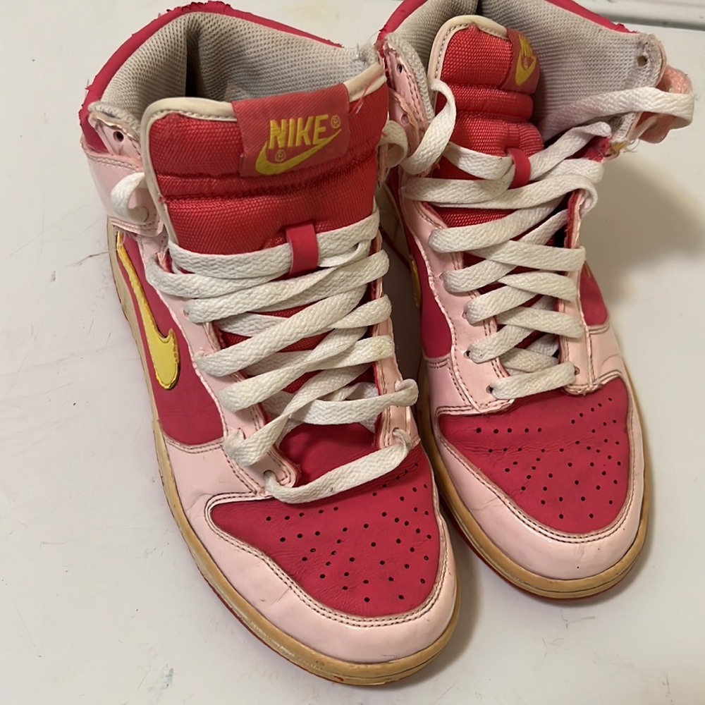 Dunks - Picture 3 of 7